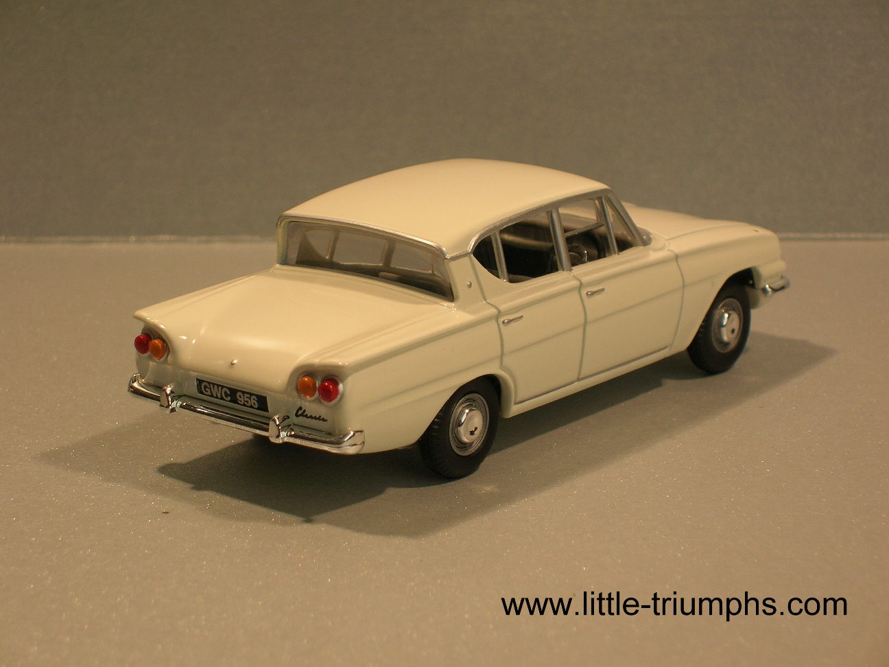- Ford Classic 109 E - Ermine White -